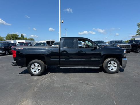 Used 2017 Chevrolet Silverado 1500 LT AWD/4WD image 6