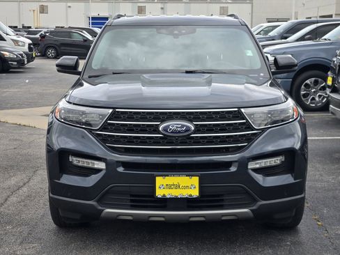 Used 2022 Ford Explorer XLT w/ Equipment Group 202A RWD image 2