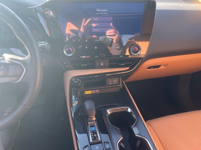 Used 2025 Lexus NX 350 AWD w/ Luxury Package image 14