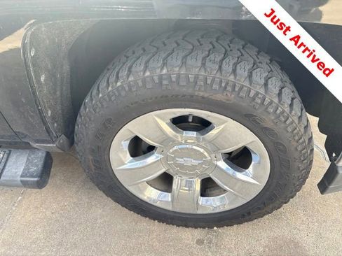 Used 2018 Chevrolet Silverado 1500 LTZ w/ Texas Edition RWD image 17