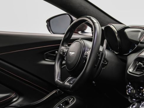 Used 2019 Aston Martin V8 Vantage Coupe RWD image 57
