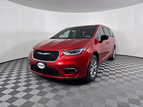 New 2026 Chrysler Pacifica Select AWD/4WD image 23