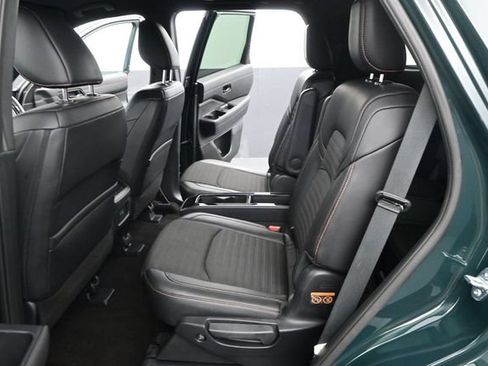 Used 2025 Nissan Pathfinder Rock Creek AWD/4WD image 14
