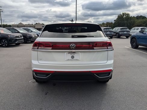 New 2026 Volkswagen Atlas Cross Sport SE image 4