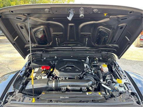 Used 2025 Jeep Wrangler Unlimited Sahara image 42