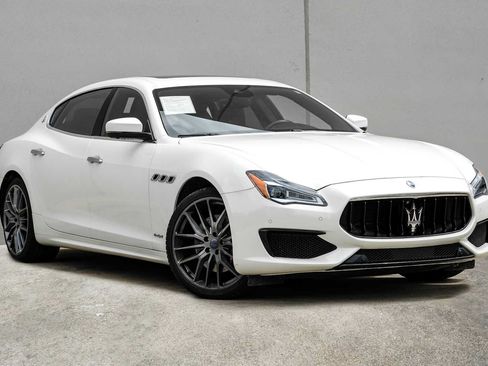 Used 2018 Maserati Quattroporte S GranSport Q4 AWD/4WD image 7