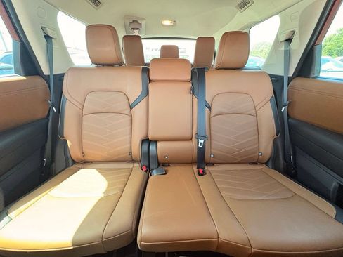 Used 2025 Nissan Pathfinder Platinum w/ Cargo Package AWD/4WD image 32