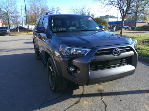 Used 2023 Toyota 4Runner SR5 Premium image 2