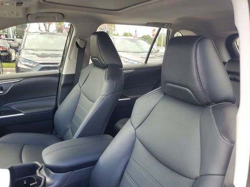 Certified 2023 Toyota RAV4 XLE Premium image 19