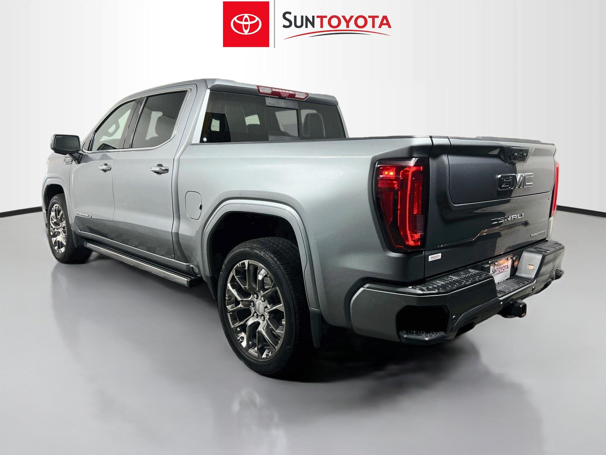 Used 2025 GMC Sierra 1500 Denali Ultimate AWD/4WD image 5