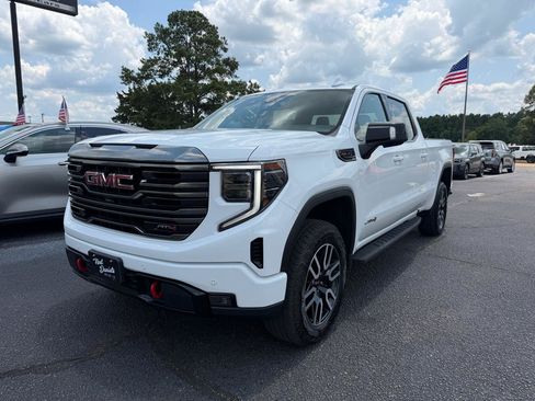 Used 2023 GMC Sierra 1500 AT4 AWD/4WD image 2