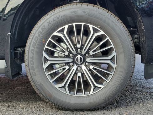 New 2025 Nissan Armada Platinum w/ Convenience Package image 5