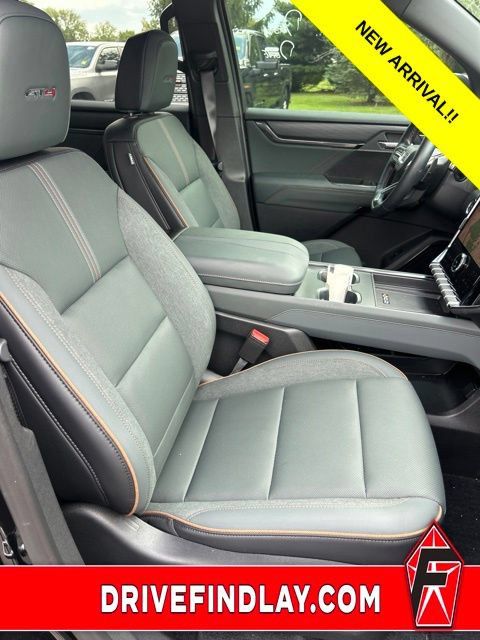 Used 2026 GMC Acadia AT4 w/ LPO, All-Weather Package AWD/4WD image 6
