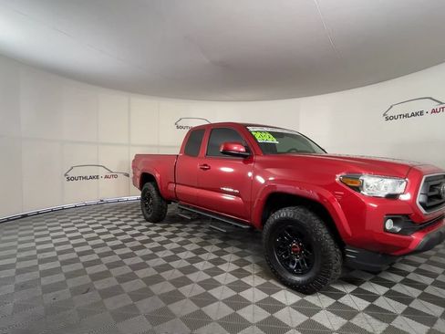 Used 2023 Toyota Tacoma SR5 w/ SR5 Appearance Package RWD image 3