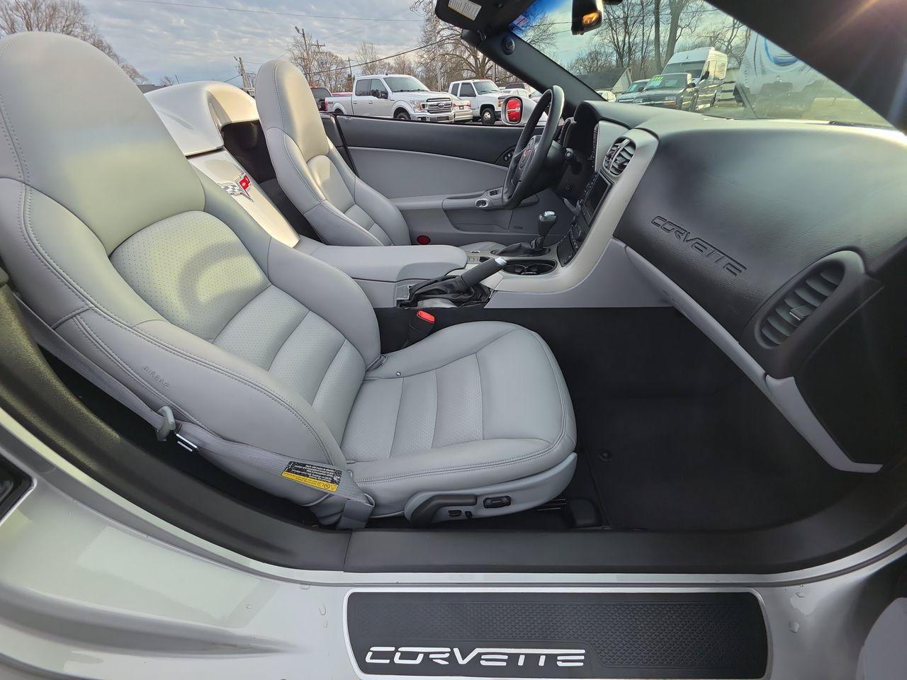 Used 2005 Chevrolet Corvette Convertible w/ Preferred Equipment Group RWD image 8