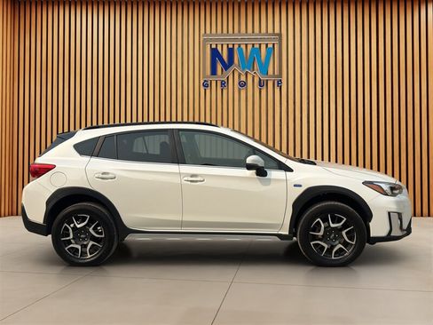 Used 2019 Subaru Crosstrek Hybrid w/ Moonroof Package w/Navigation AWD/4WD image 29
