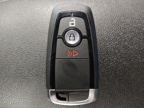 Used 2020 Ford Escape SE FWD image 32
