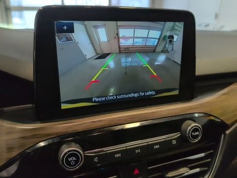 Used 2020 Ford Escape Titanium image 20