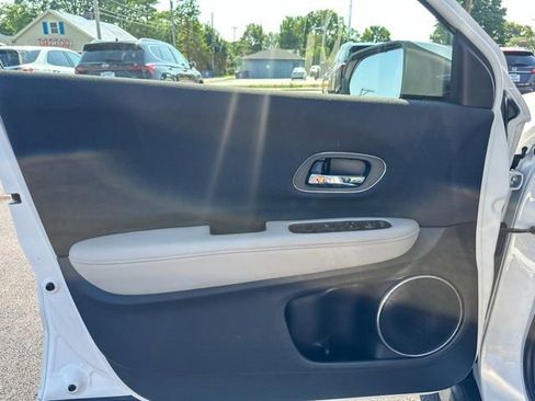 Used 2022 Honda HR-V EX image 14
