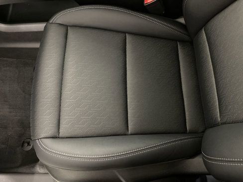 Used 2025 Chevrolet Equinox LT w/ Convenience Package II image 24