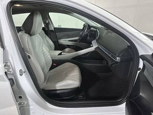 Used 2024 Hyundai Elantra Limited FWD image 31