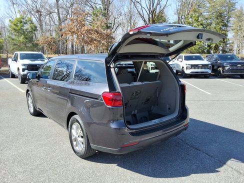 Used 2021 Kia Sedona LX image 15