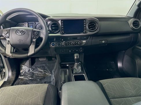 Used 2023 Toyota Tacoma TRD Sport image 18