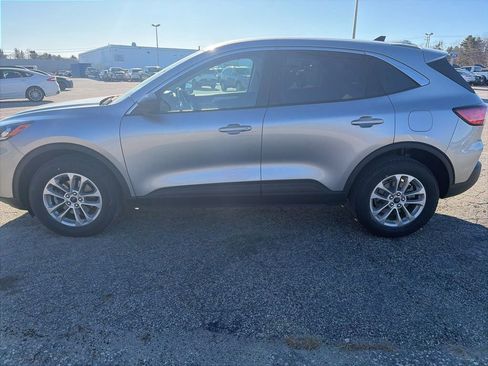 Certified 2022 Ford Escape SE w/ Cold Weather Package image 4