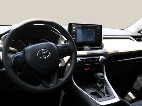 Used 2019 Toyota RAV4 XLE w/ Convenience Package FWD image 15