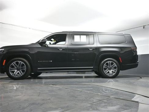 Used 2023 Jeep Wagoneer L Series II image 37