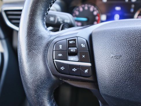 Used 2020 Ford Explorer XLT w/ Equipment Group 202A image 25