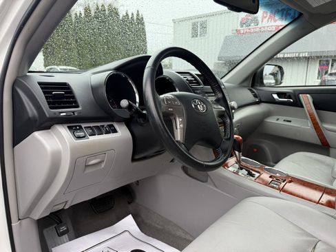 Used 2009 Toyota Highlander Limited AWD/4WD image 15
