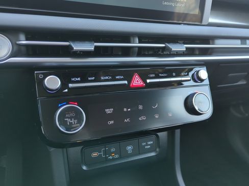 New 2026 Hyundai Tucson Blue SE image 24