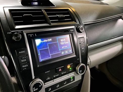 Used 2013 Toyota Camry LE image 22