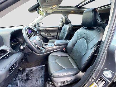 Used 2023 Toyota Highlander Platinum image 20