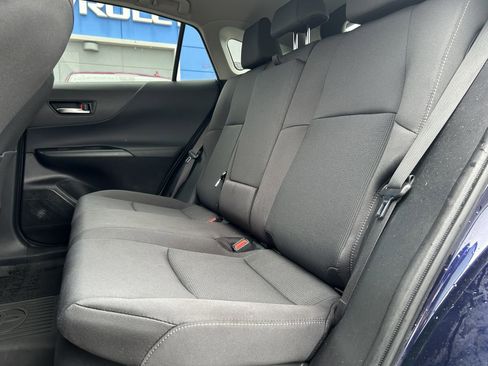 Used 2023 Toyota Venza LE AWD/4WD image 14