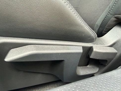 Used 2025 Toyota GR86 Premium w/ ALL Weather Mat Package (TMS) RWD image 13