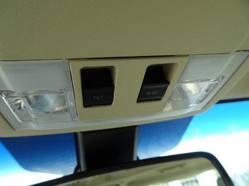 Used 2018 Ford Taurus Limited image 29