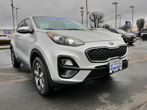 Used 2020 Kia Sportage LX w/ LX Popular Package image 2