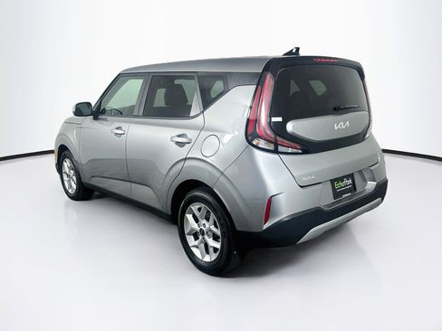 Used 2025 Kia Soul LX w/ LX Technology Package FWD image 5