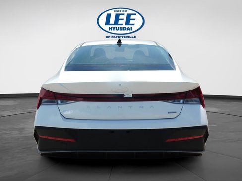 New 2025 Hyundai Elantra Blue image 4