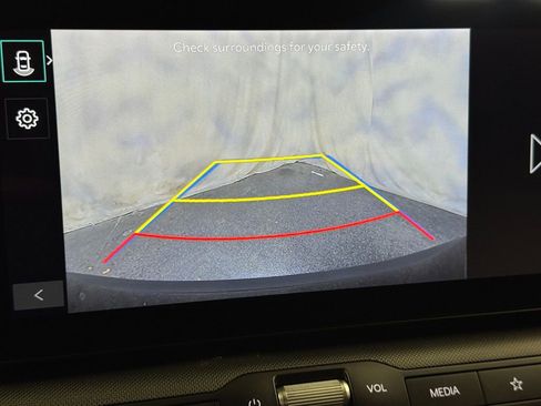 Used 2025 Kia K4 LXS image 33