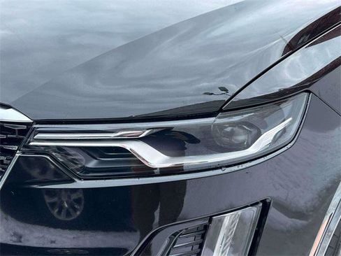 Used 2024 Cadillac XT6 Premium Luxury image 7