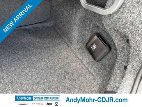 Used 2023 Volkswagen Jetta SE w/ Panoramic Sunroof Package FWD image 30