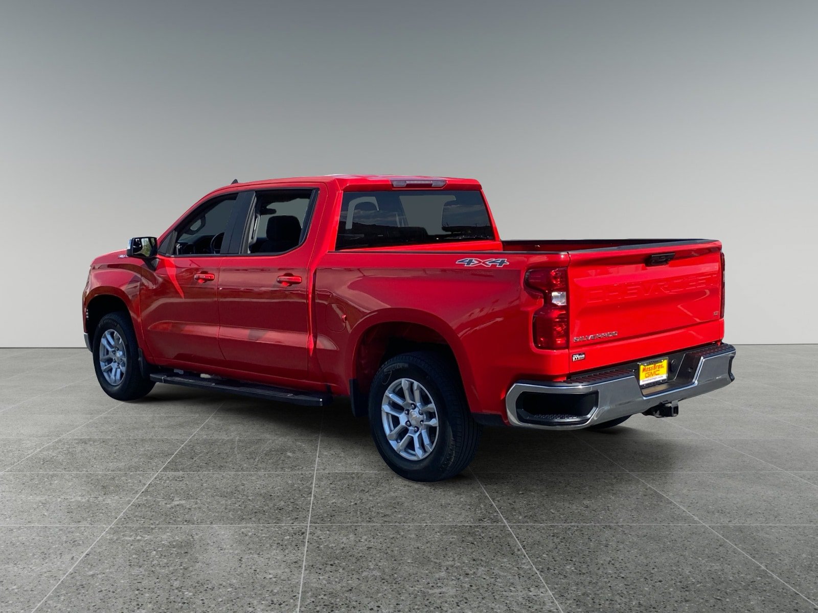 Used 2022 Chevrolet Silverado 1500 LT AWD/4WD image 3