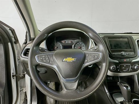 Used 2019 Chevrolet Equinox LS image 11