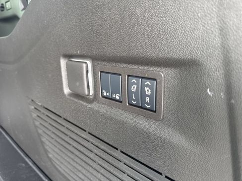 Used 2025 GMC Yukon XL Denali Ultimate w/ LPO, Floor Liner Package AWD/4WD image 46
