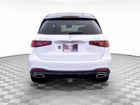 Used 2026 Mercedes-Benz GLS 450 4MATIC image 4