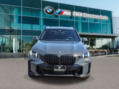 Used 2026 BMW X5 sDrive40i w/ M Sport Package RWD image 2