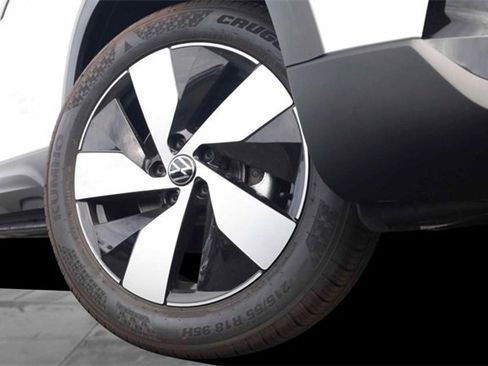 New 2025 Volkswagen Taos S image 3